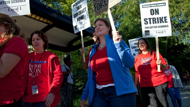 chicago teachers latino.jpg